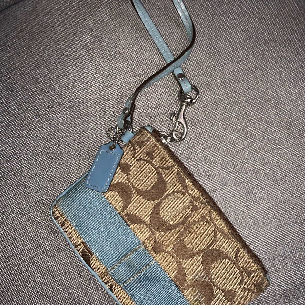 Coach Wristlet - Picture 3 of 4